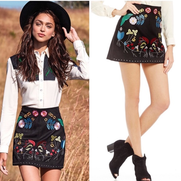 Gianni Bini Dresses & Skirts - Gianni Bini Boho Faux Suede Embroidered Skirt M